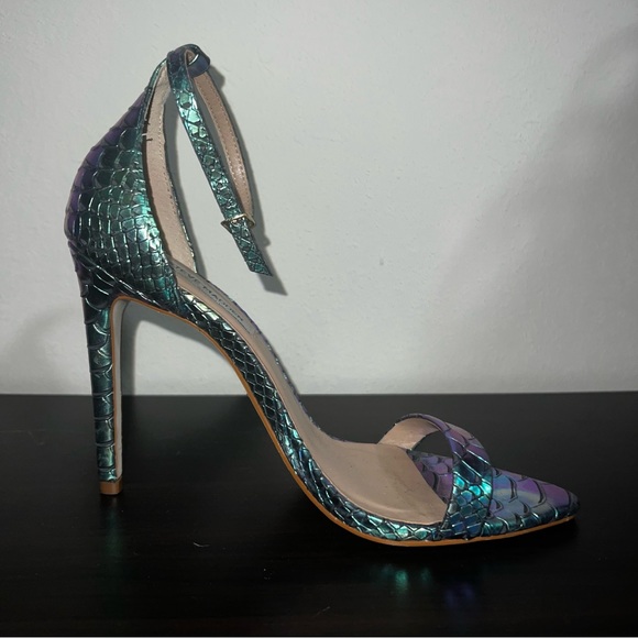 Steve Madden Turquoise Heels - Picture 3 of 5